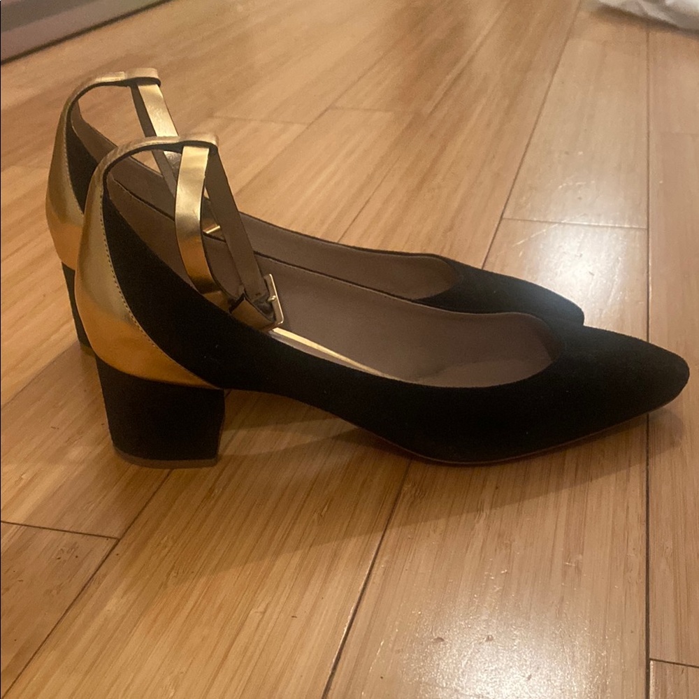 Chloe Black Flats with Gold Accents - Picture 3 of 7